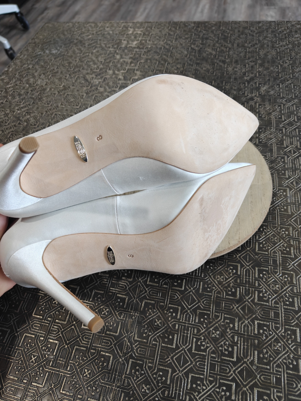 Badgley Mischka Women's Cher Crystal Buckle Pumps in white satin Size 8 EXC! - Picture 7 of 17